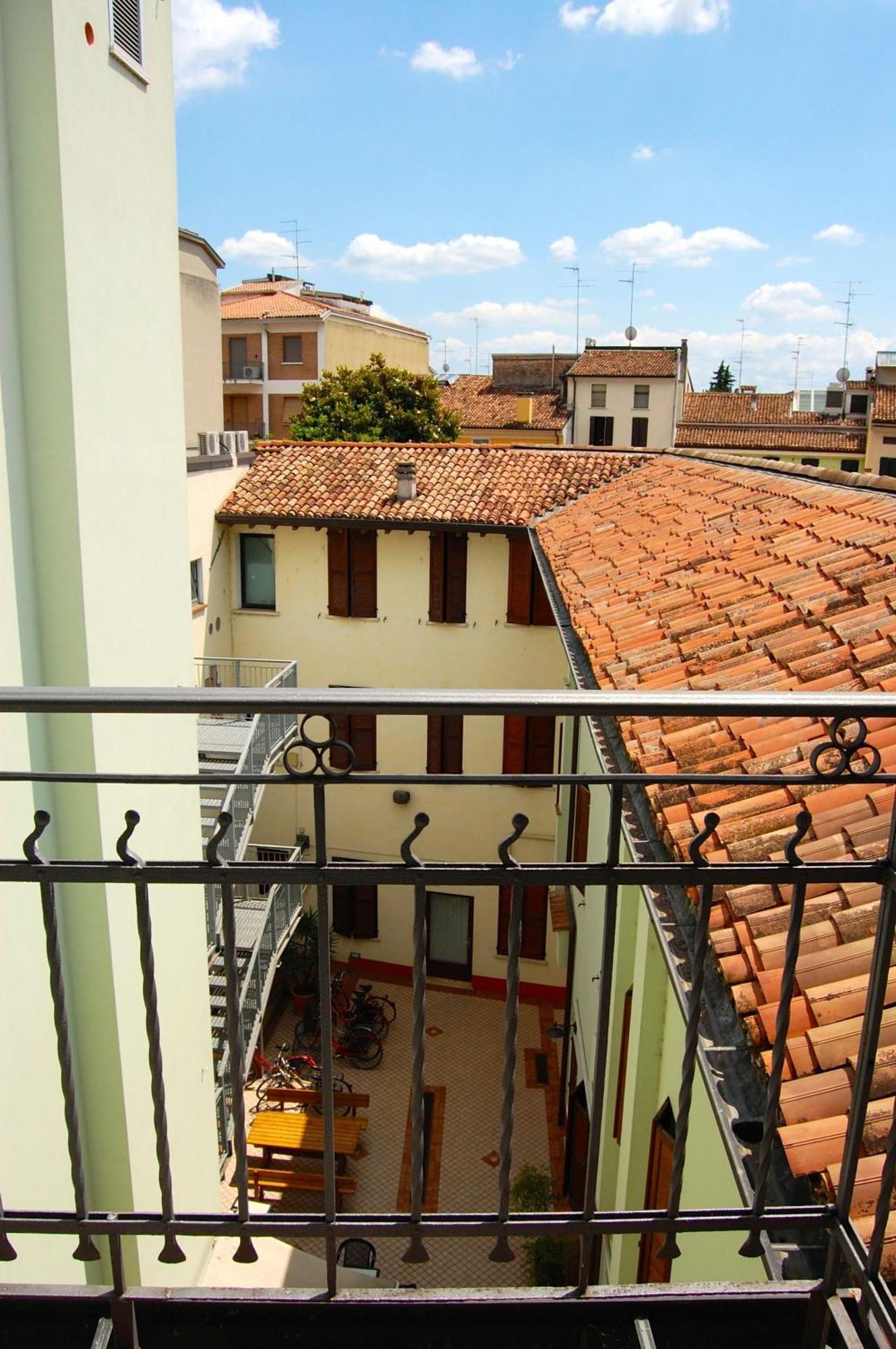 Hotel Mantegna Stazione Mântua Exterior foto