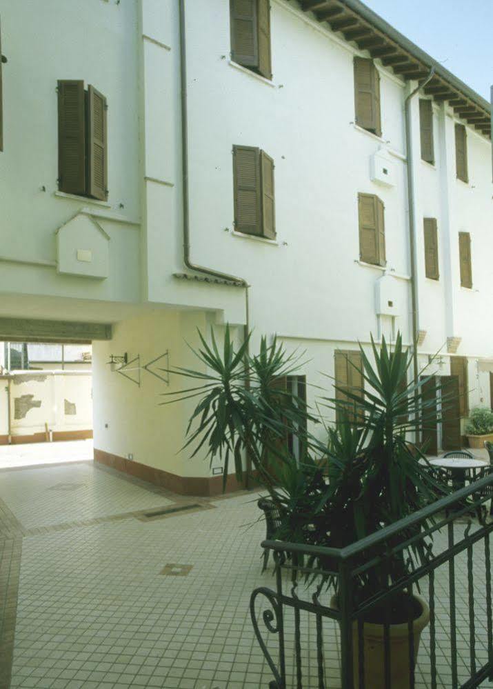 Hotel Mantegna Stazione Mântua Exterior foto